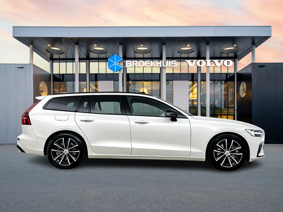 T8 Recharge Plus Dark | 18" Allseason | Trekhaak | Panoramadak | Head-Up | 360 Camera | Elektr. verst. Sportstoelen | Getint Glas