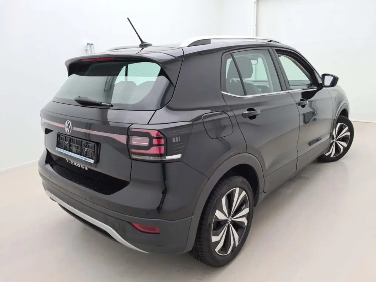 1.0 TSI Style 110 PK| Dealeronderhouden | Navigatie | Parkeersensoren | 17 Inch Velgen | Digitale Cockpit | Buitenspiegels Elektrisch Inklapbaar