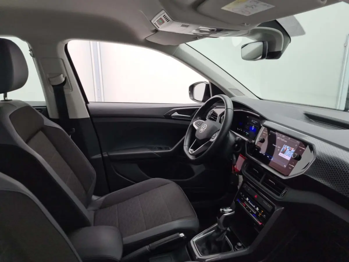 1.0 TSI Style 110 PK| Dealeronderhouden | Navigatie | Parkeersensoren | 17 Inch Velgen | Digitale Cockpit | Buitenspiegels Elektrisch Inklapbaar