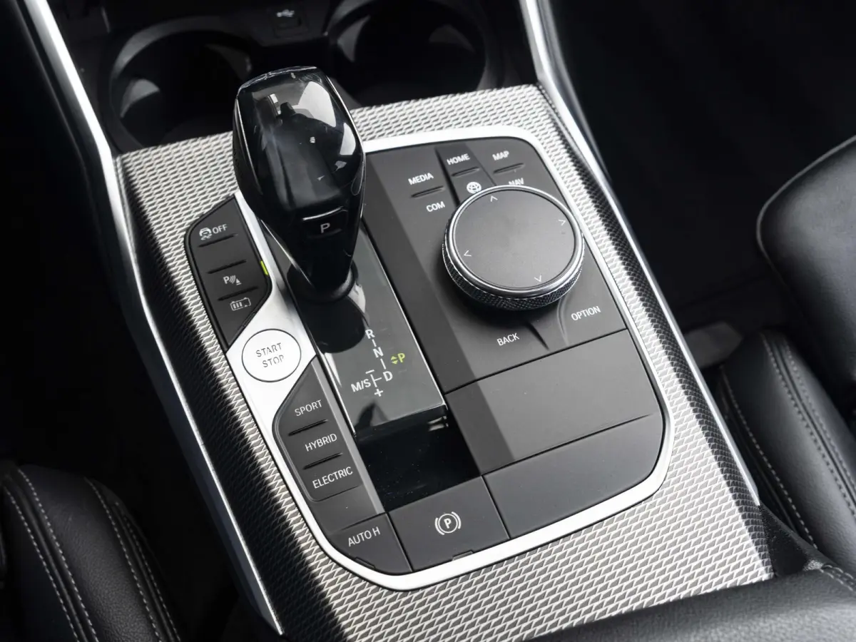 330e SoH 89% | High Executive | M Sport | Stoelverwarming | Harman Kardon | LED | Cruise Control | 19'' |