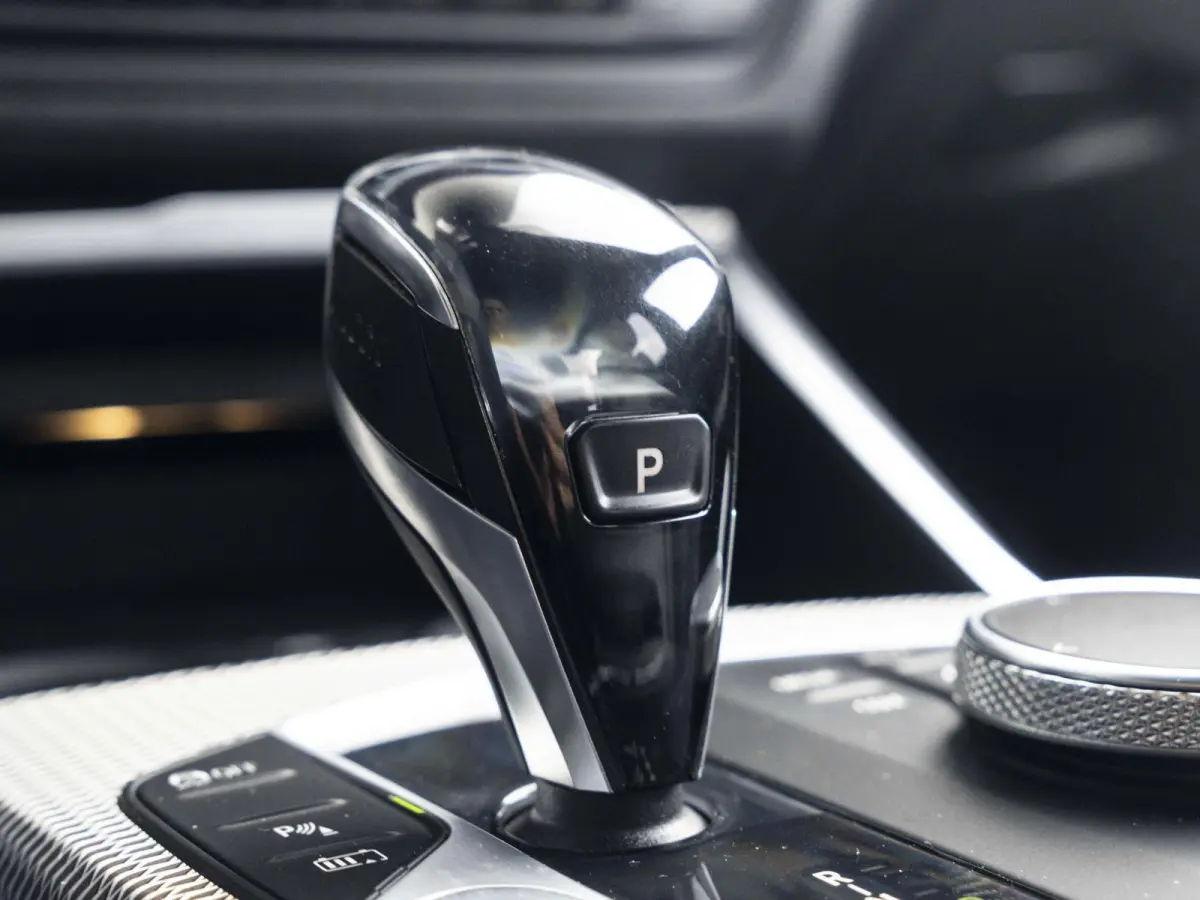 330e SoH 89% | High Executive | M Sport | Stoelverwarming | Harman Kardon | LED | Cruise Control | 19'' |