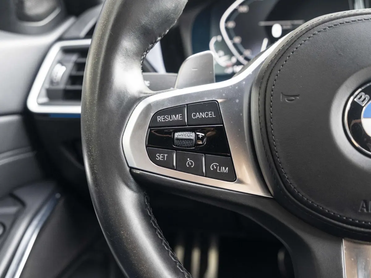 330e SoH 89% | High Executive | M Sport | Stoelverwarming | Harman Kardon | LED | Cruise Control | 19'' |