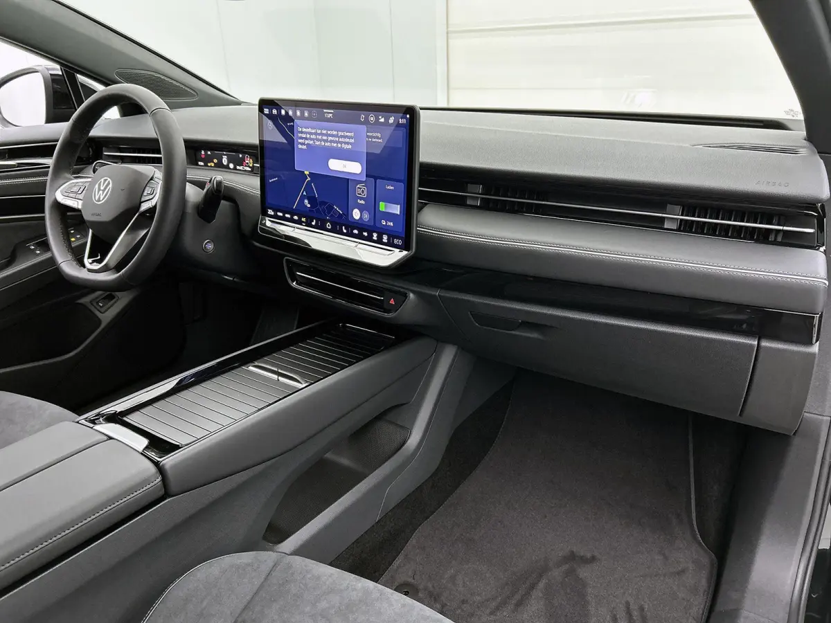 Limited Edition Plus 77 kWh 286pk | Trekhaak inklapbaar | Camera | Apple Carplay | Android Auto | Head-up display | Adaptive Cruise Control | Voorstoelen verwarmbaar | Automatische aircondit