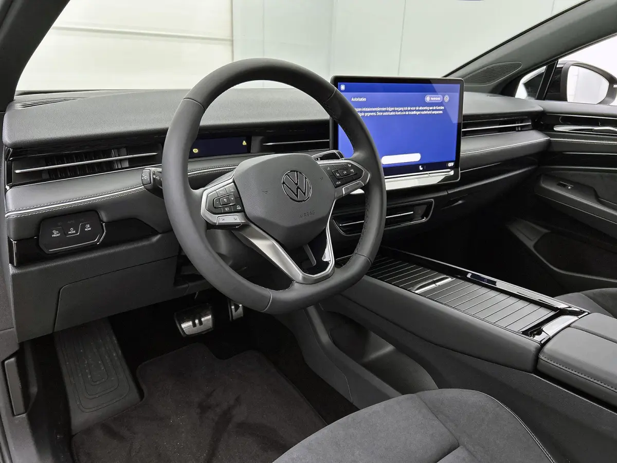 Limited Edition Plus 77 kWh 286pk | Trekhaak inklapbaar | Camera | Apple Carplay | Android Auto | Head-up display | Adaptive Cruise Control | Voorstoelen verwarmbaar | Automatische aircondit