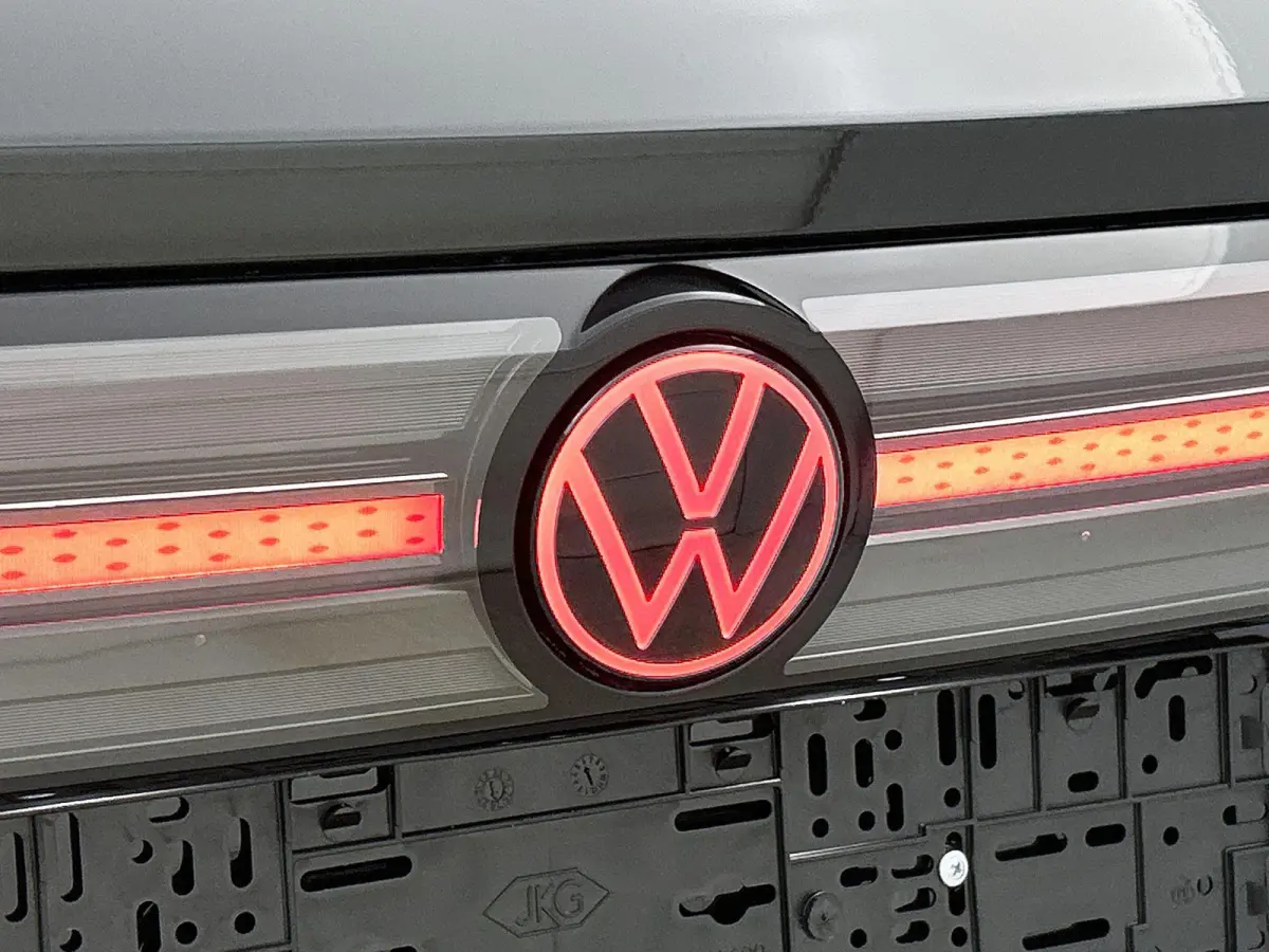 Limited Edition Plus 77 kWh 286pk | Trekhaak inklapbaar | Camera | Apple Carplay | Android Auto | Head-up display | Adaptive Cruise Control | Voorstoelen verwarmbaar | Automatische aircondit