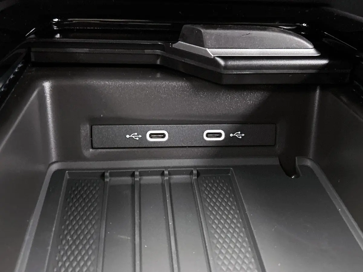 Limited Edition Plus 77 kWh 286pk | Trekhaak inklapbaar | Camera | Apple Carplay | Android Auto | Head-up display | Adaptive Cruise Control | Voorstoelen verwarmbaar | Automatische aircondit