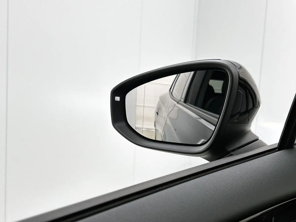 Limited Edition Plus 77 kWh 286pk | Trekhaak inklapbaar | Camera | Apple Carplay | Android Auto | Head-up display | Adaptive Cruise Control | Voorstoelen verwarmbaar | Automatische aircondit
