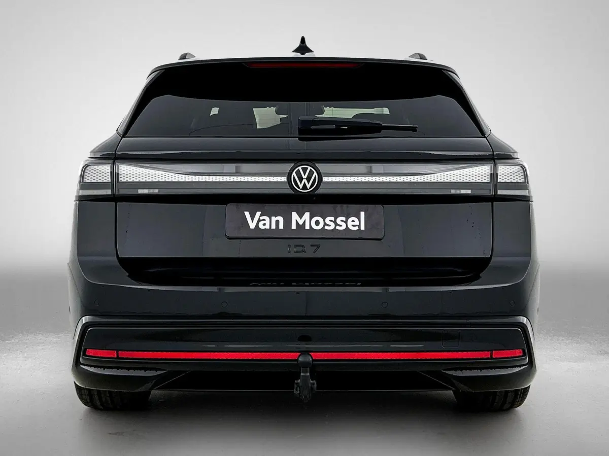 Limited Edition Plus 77 kWh 286pk | Trekhaak inklapbaar | Camera | Apple Carplay | Android Auto | Head-up display | Adaptive Cruise Control | Voorstoelen verwarmbaar | Automatische aircondit