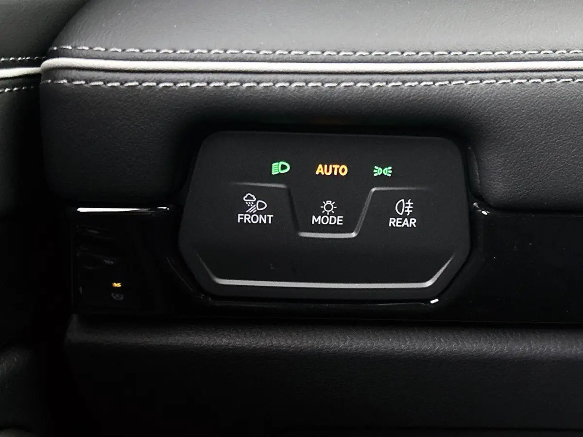 Limited Edition Plus 77 kWh 286pk | Trekhaak inklapbaar | Camera | Apple Carplay | Android Auto | Head-up display | Adaptive Cruise Control | Voorstoelen verwarmbaar | Automatische aircondit