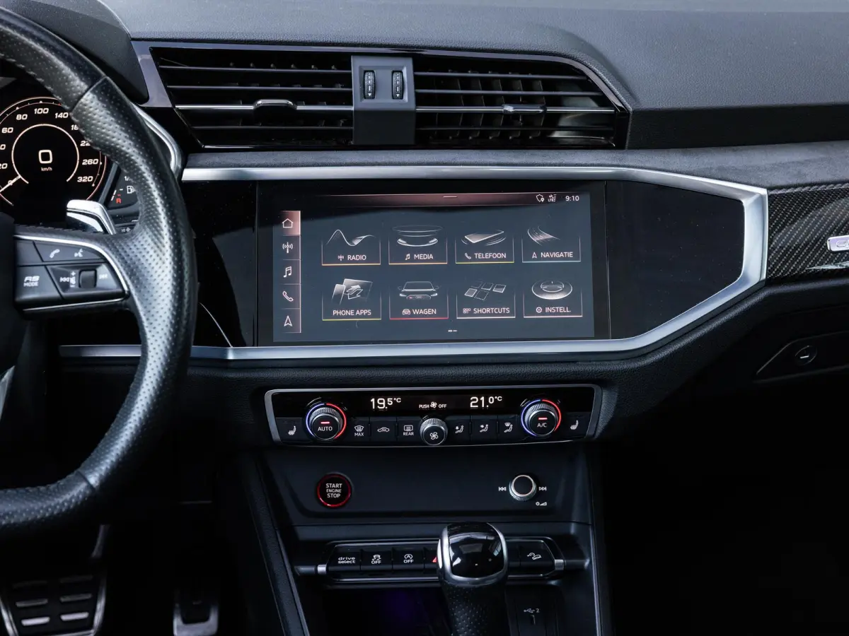 RSQ3 2.5 TFSI QUATTRO | LED MATRIX | PANORAMA/SCHUIF-KANTELDAK | 360 CAMERA | BANG & OLUFSEN | RS SPORTUITLAATSYSTEEM | ELEKTR.TREKHAAK | ELEKTR. VERSTELBARE STOELEN |