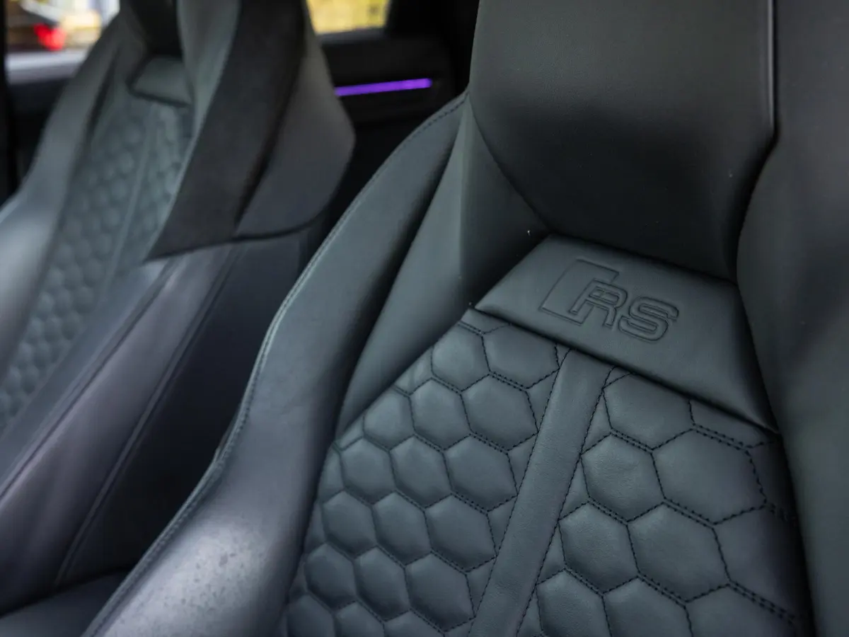 RSQ3 2.5 TFSI QUATTRO | LED MATRIX | PANORAMA/SCHUIF-KANTELDAK | 360 CAMERA | BANG & OLUFSEN | RS SPORTUITLAATSYSTEEM | ELEKTR.TREKHAAK | ELEKTR. VERSTELBARE STOELEN |