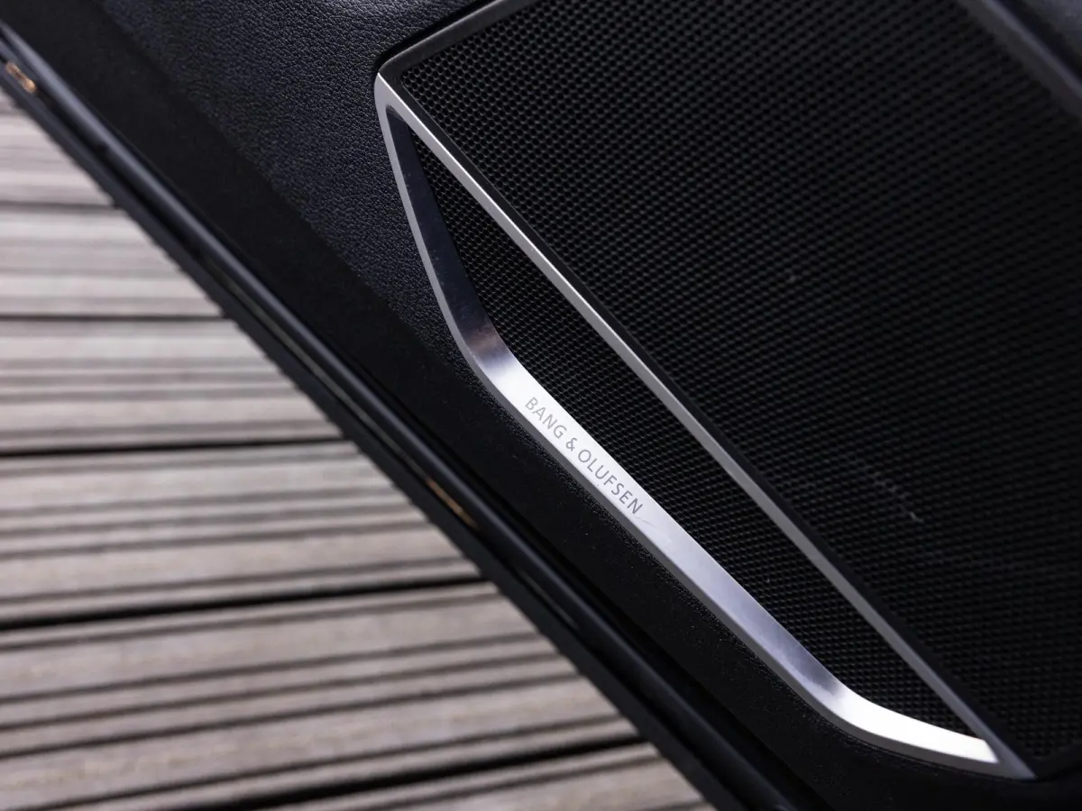 RSQ3 2.5 TFSI QUATTRO | LED MATRIX | PANORAMA/SCHUIF-KANTELDAK | 360 CAMERA | BANG & OLUFSEN | RS SPORTUITLAATSYSTEEM | ELEKTR.TREKHAAK | ELEKTR. VERSTELBARE STOELEN |