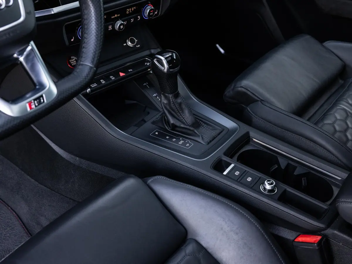 RSQ3 2.5 TFSI QUATTRO | LED MATRIX | PANORAMA/SCHUIF-KANTELDAK | 360 CAMERA | BANG & OLUFSEN | RS SPORTUITLAATSYSTEEM | ELEKTR.TREKHAAK | ELEKTR. VERSTELBARE STOELEN |