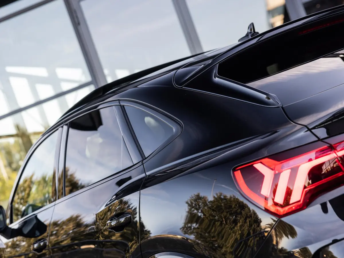 RSQ3 2.5 TFSI QUATTRO | LED MATRIX | PANORAMA/SCHUIF-KANTELDAK | 360 CAMERA | BANG & OLUFSEN | RS SPORTUITLAATSYSTEEM | ELEKTR.TREKHAAK | ELEKTR. VERSTELBARE STOELEN |