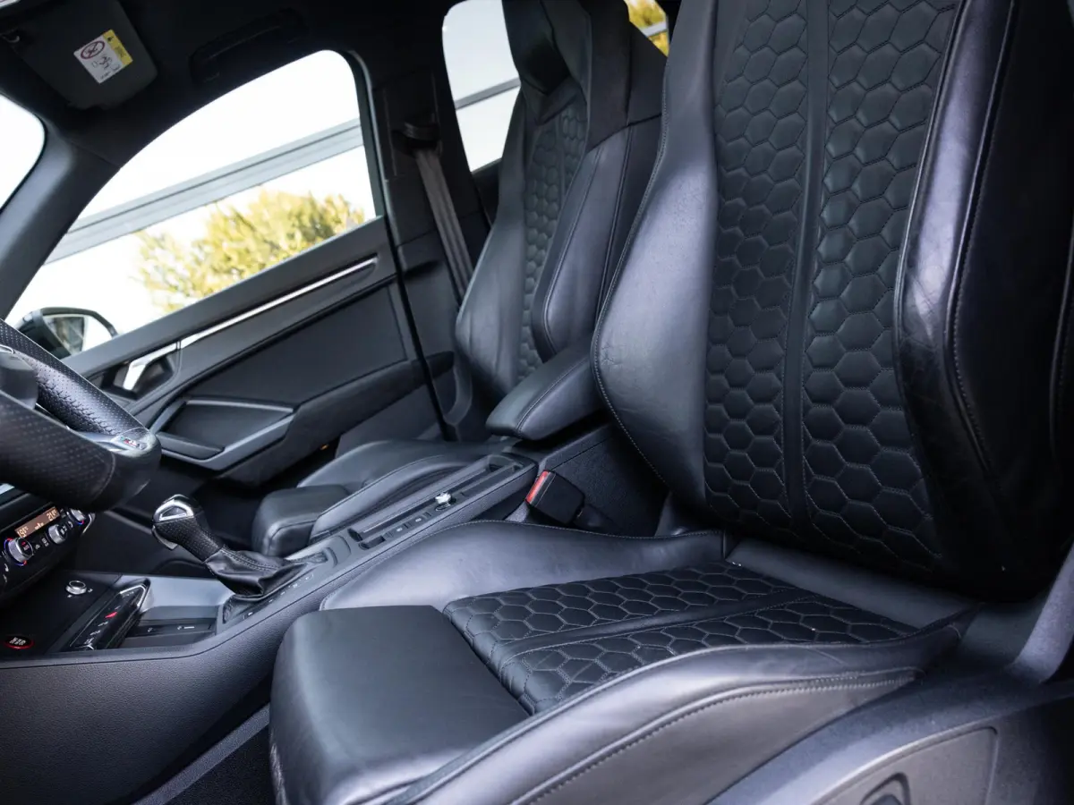 RSQ3 2.5 TFSI QUATTRO | LED MATRIX | PANORAMA/SCHUIF-KANTELDAK | 360 CAMERA | BANG & OLUFSEN | RS SPORTUITLAATSYSTEEM | ELEKTR.TREKHAAK | ELEKTR. VERSTELBARE STOELEN |