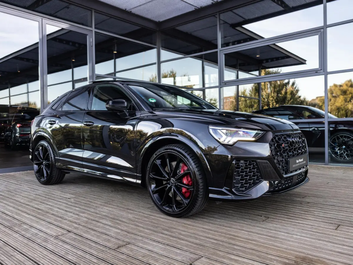 RSQ3 2.5 TFSI QUATTRO | LED MATRIX | PANORAMA/SCHUIF-KANTELDAK | 360 CAMERA | BANG & OLUFSEN | RS SPORTUITLAATSYSTEEM | ELEKTR.TREKHAAK | ELEKTR. VERSTELBARE STOELEN |