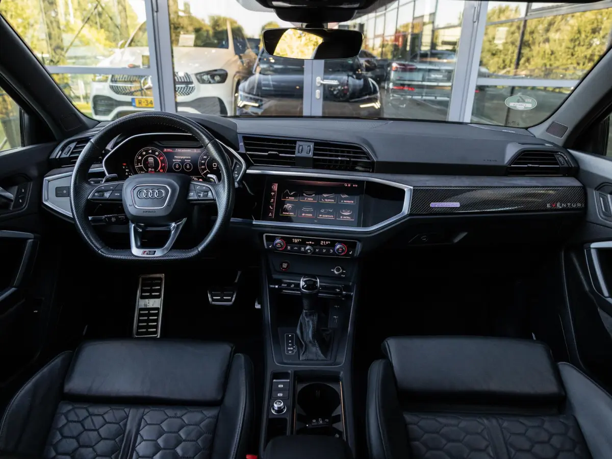 RSQ3 2.5 TFSI QUATTRO | LED MATRIX | PANORAMA/SCHUIF-KANTELDAK | 360 CAMERA | BANG & OLUFSEN | RS SPORTUITLAATSYSTEEM | ELEKTR.TREKHAAK | ELEKTR. VERSTELBARE STOELEN |