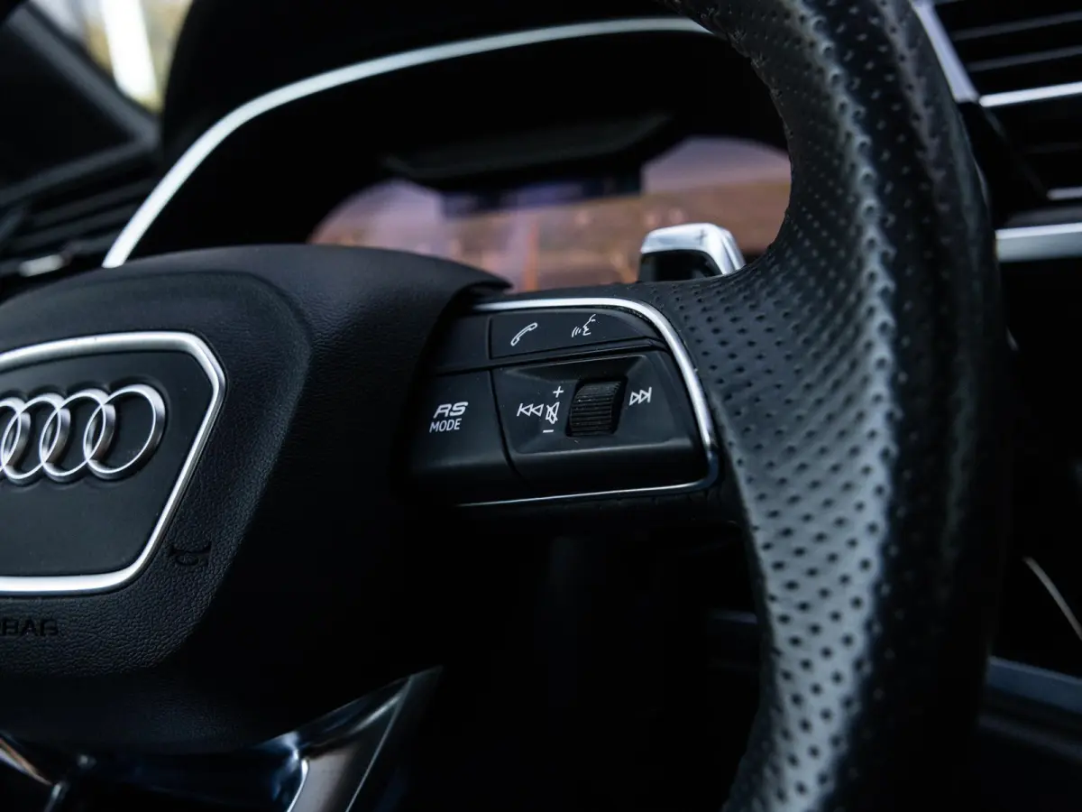 RSQ3 2.5 TFSI QUATTRO | LED MATRIX | PANORAMA/SCHUIF-KANTELDAK | 360 CAMERA | BANG & OLUFSEN | RS SPORTUITLAATSYSTEEM | ELEKTR.TREKHAAK | ELEKTR. VERSTELBARE STOELEN |