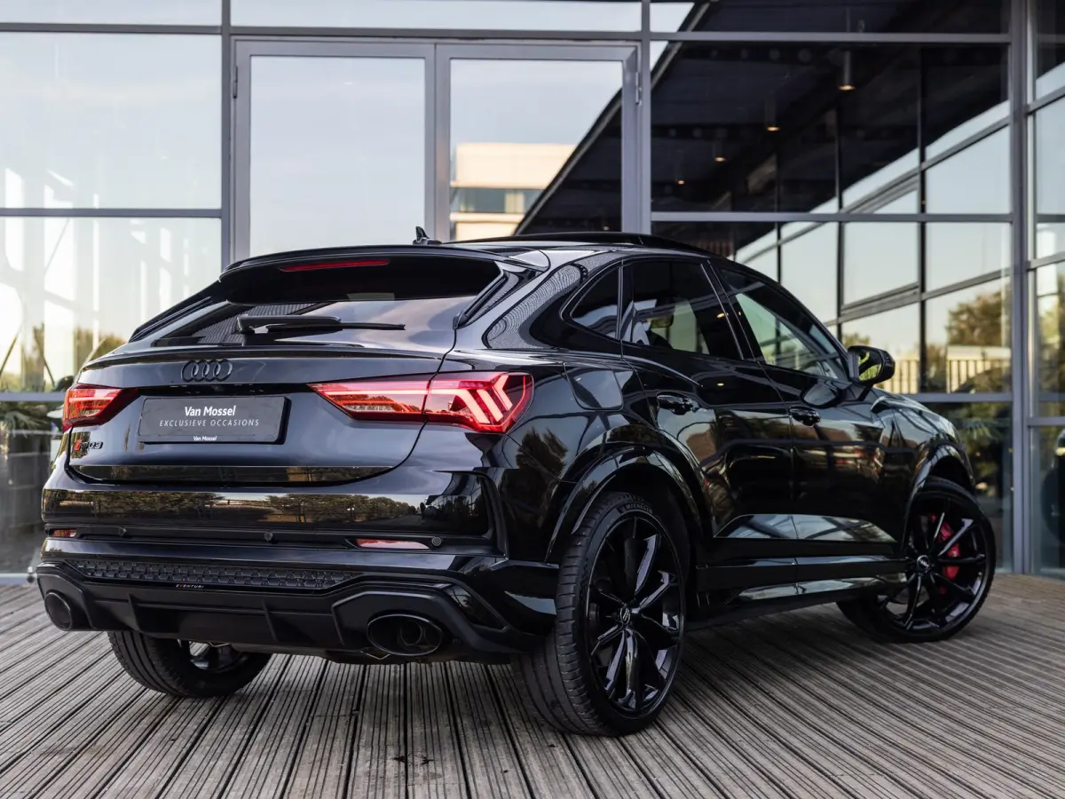 RSQ3 2.5 TFSI QUATTRO | LED MATRIX | PANORAMA/SCHUIF-KANTELDAK | 360 CAMERA | BANG & OLUFSEN | RS SPORTUITLAATSYSTEEM | ELEKTR.TREKHAAK | ELEKTR. VERSTELBARE STOELEN |