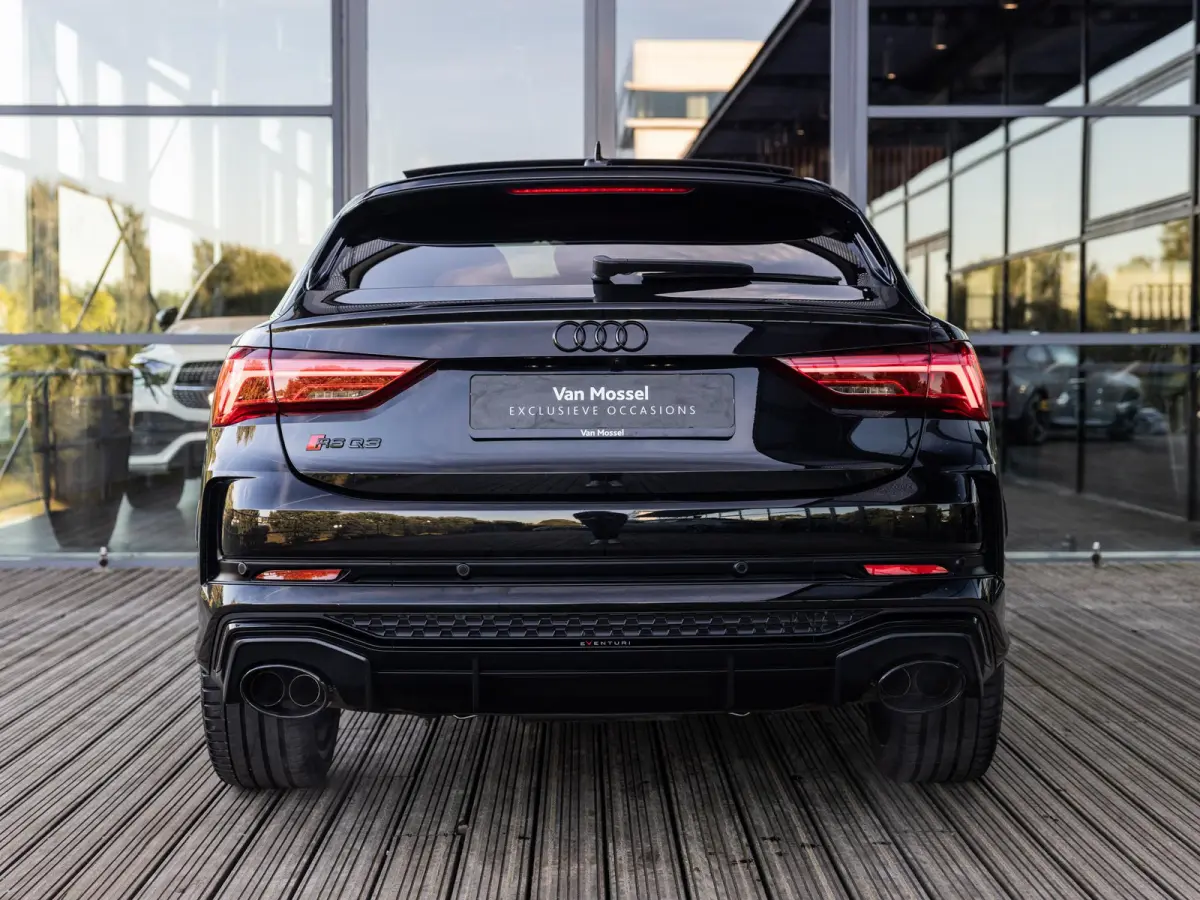 RSQ3 2.5 TFSI QUATTRO | LED MATRIX | PANORAMA/SCHUIF-KANTELDAK | 360 CAMERA | BANG & OLUFSEN | RS SPORTUITLAATSYSTEEM | ELEKTR.TREKHAAK | ELEKTR. VERSTELBARE STOELEN |