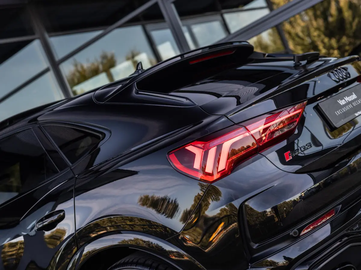 RSQ3 2.5 TFSI QUATTRO | LED MATRIX | PANORAMA/SCHUIF-KANTELDAK | 360 CAMERA | BANG & OLUFSEN | RS SPORTUITLAATSYSTEEM | ELEKTR.TREKHAAK | ELEKTR. VERSTELBARE STOELEN |