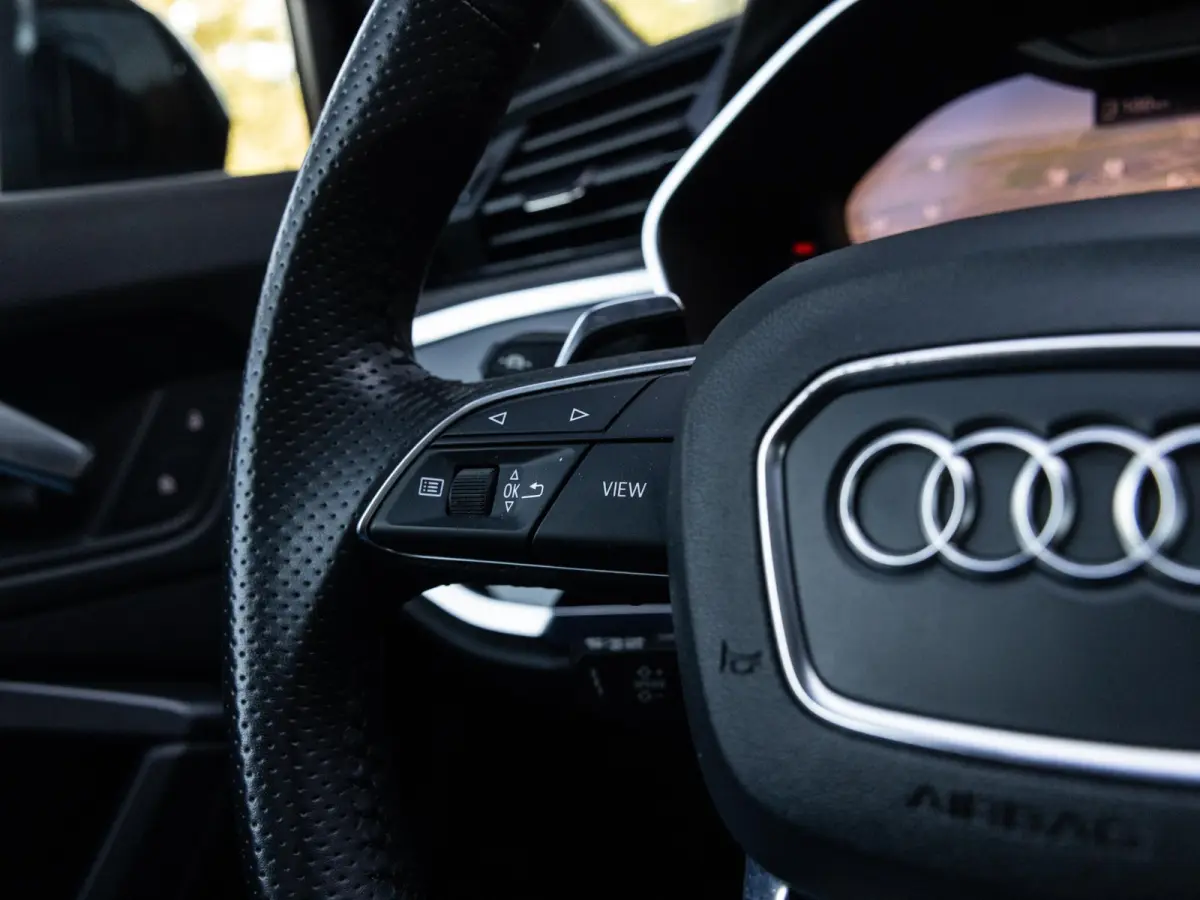 RSQ3 2.5 TFSI QUATTRO | LED MATRIX | PANORAMA/SCHUIF-KANTELDAK | 360 CAMERA | BANG & OLUFSEN | RS SPORTUITLAATSYSTEEM | ELEKTR.TREKHAAK | ELEKTR. VERSTELBARE STOELEN |