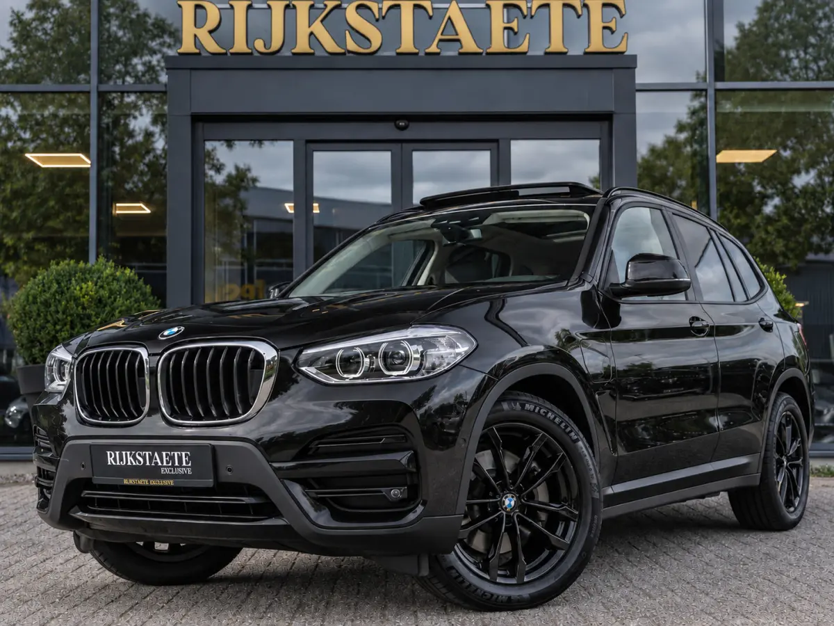 xDrive30e High Executive|PANO|CAM|APP|19''|CC|STOELVW