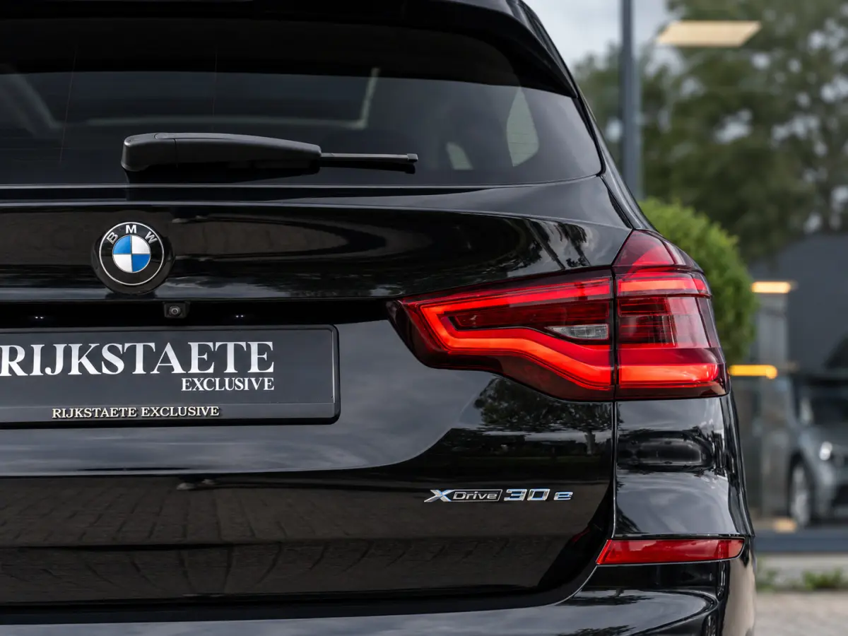 xDrive30e High Executive|PANO|CAM|APP|19''|CC|STOELVW