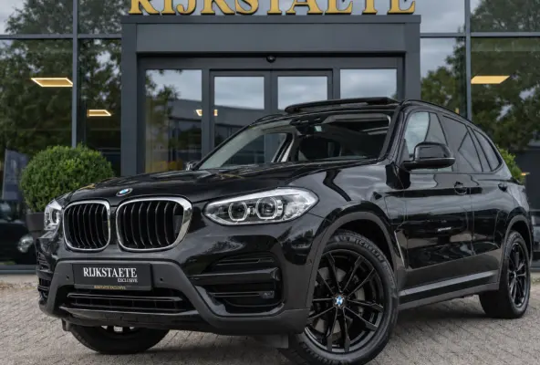 xDrive30e High Executive|PANO|CAM|APP|19''|CC|STOELVW