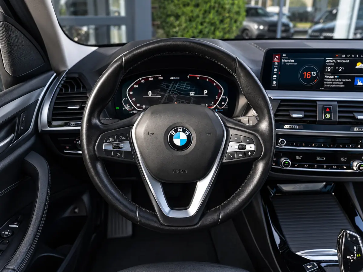 xDrive30e High Executive|PANO|CAM|APP|19''|CC|STOELVW