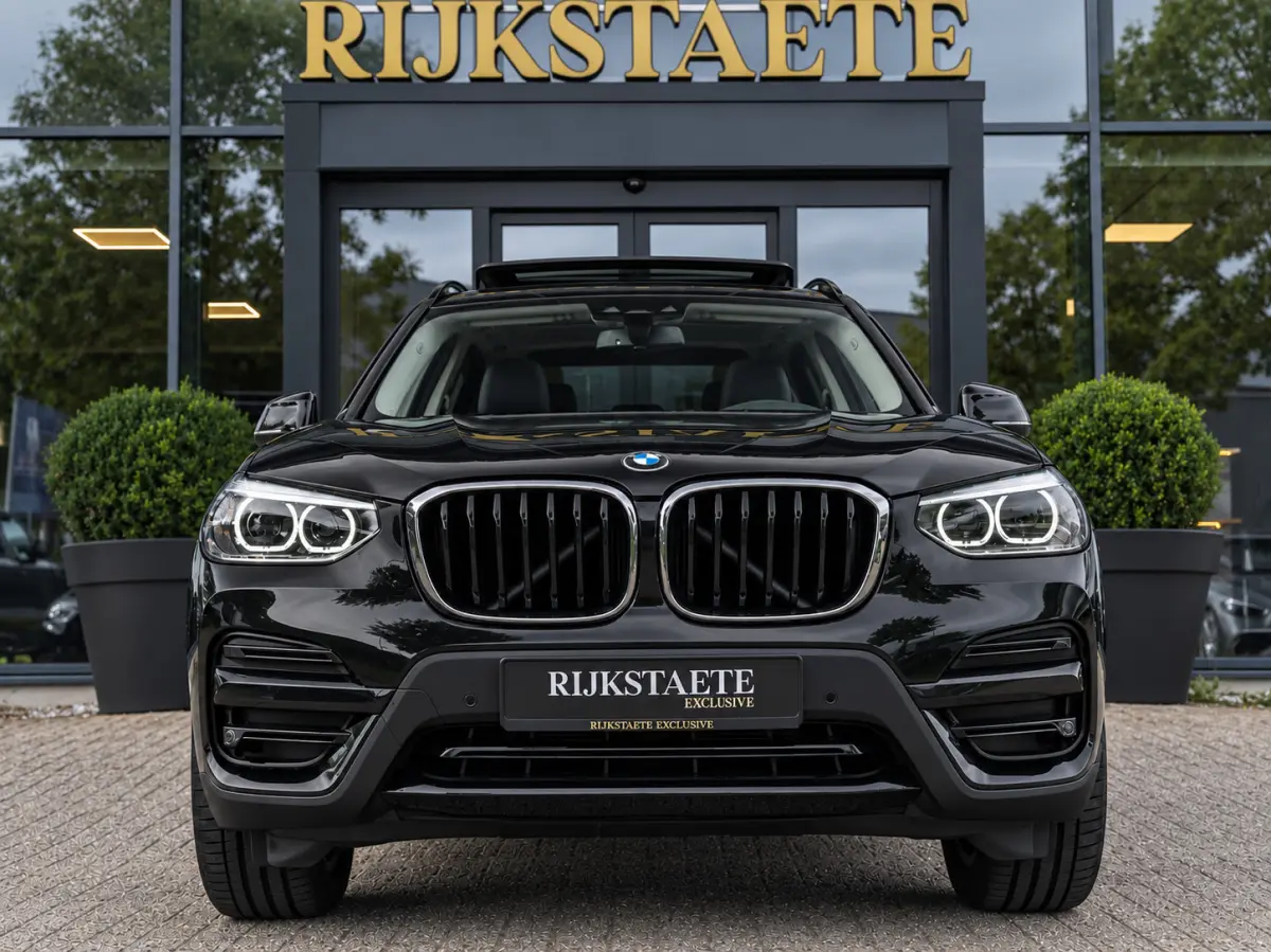 xDrive30e High Executive|PANO|CAM|APP|19''|CC|STOELVW