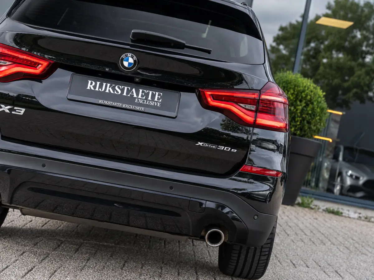 xDrive30e High Executive|PANO|CAM|APP|19''|CC|STOELVW