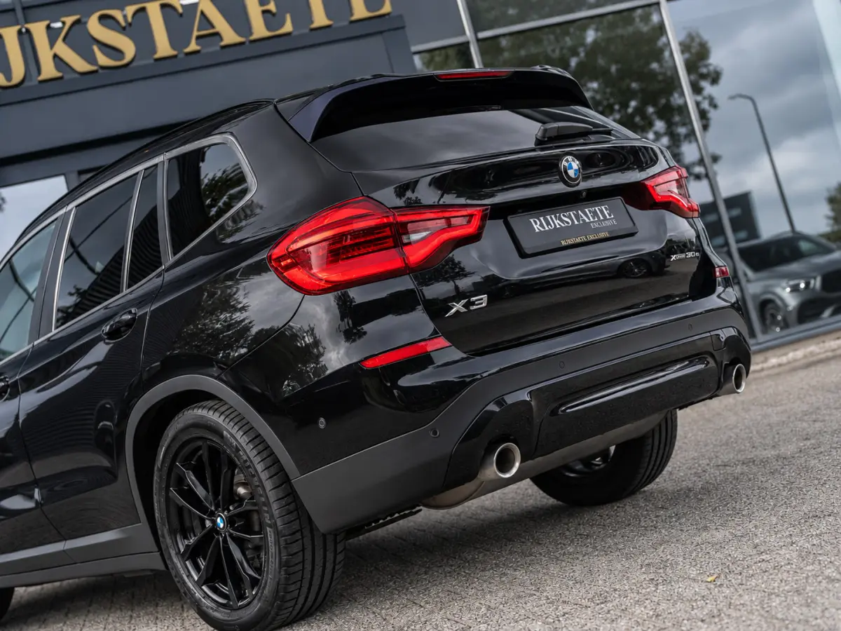 xDrive30e High Executive|PANO|CAM|APP|19''|CC|STOELVW