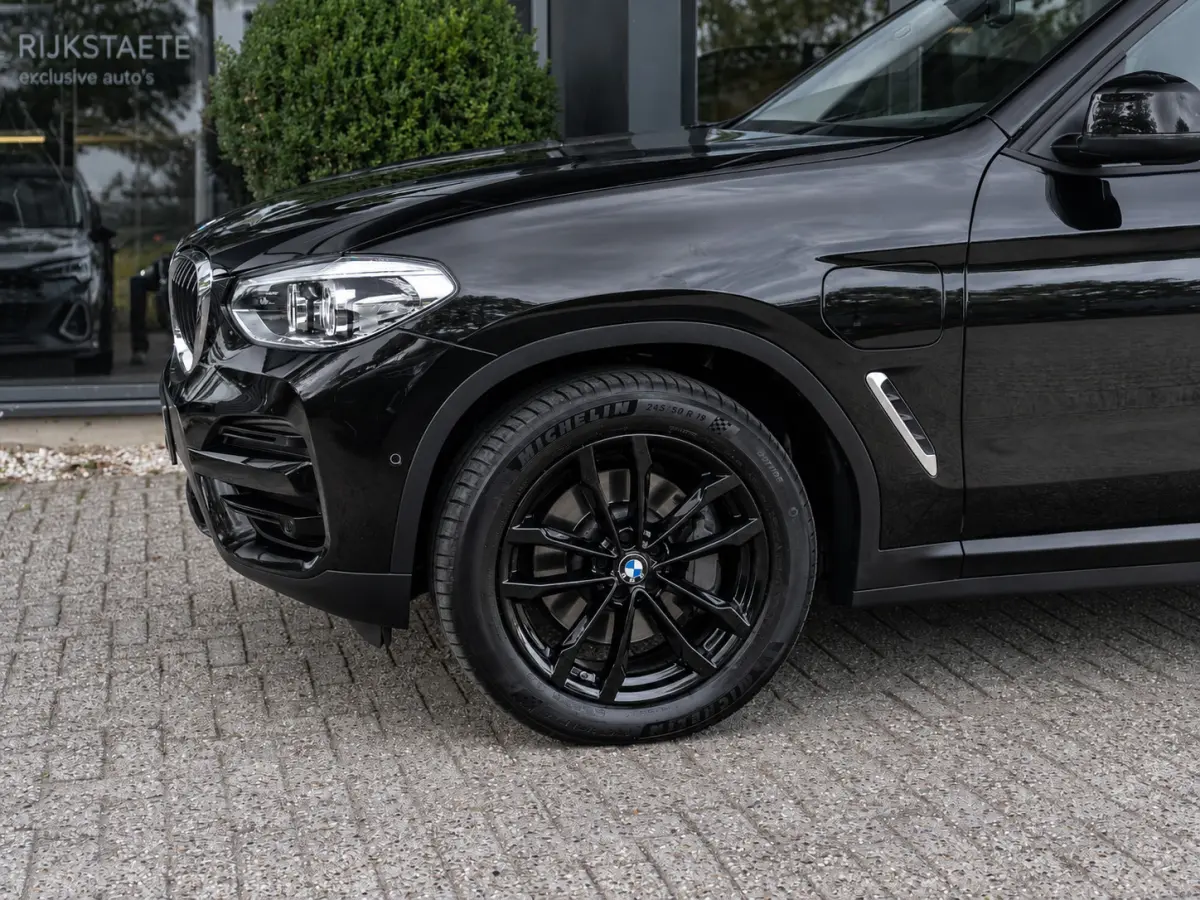xDrive30e High Executive|PANO|CAM|APP|19''|CC|STOELVW