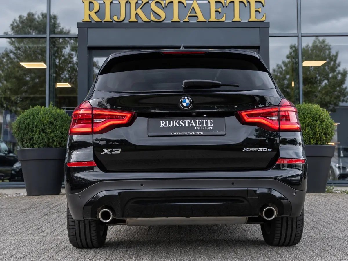 xDrive30e High Executive|PANO|CAM|APP|19''|CC|STOELVW