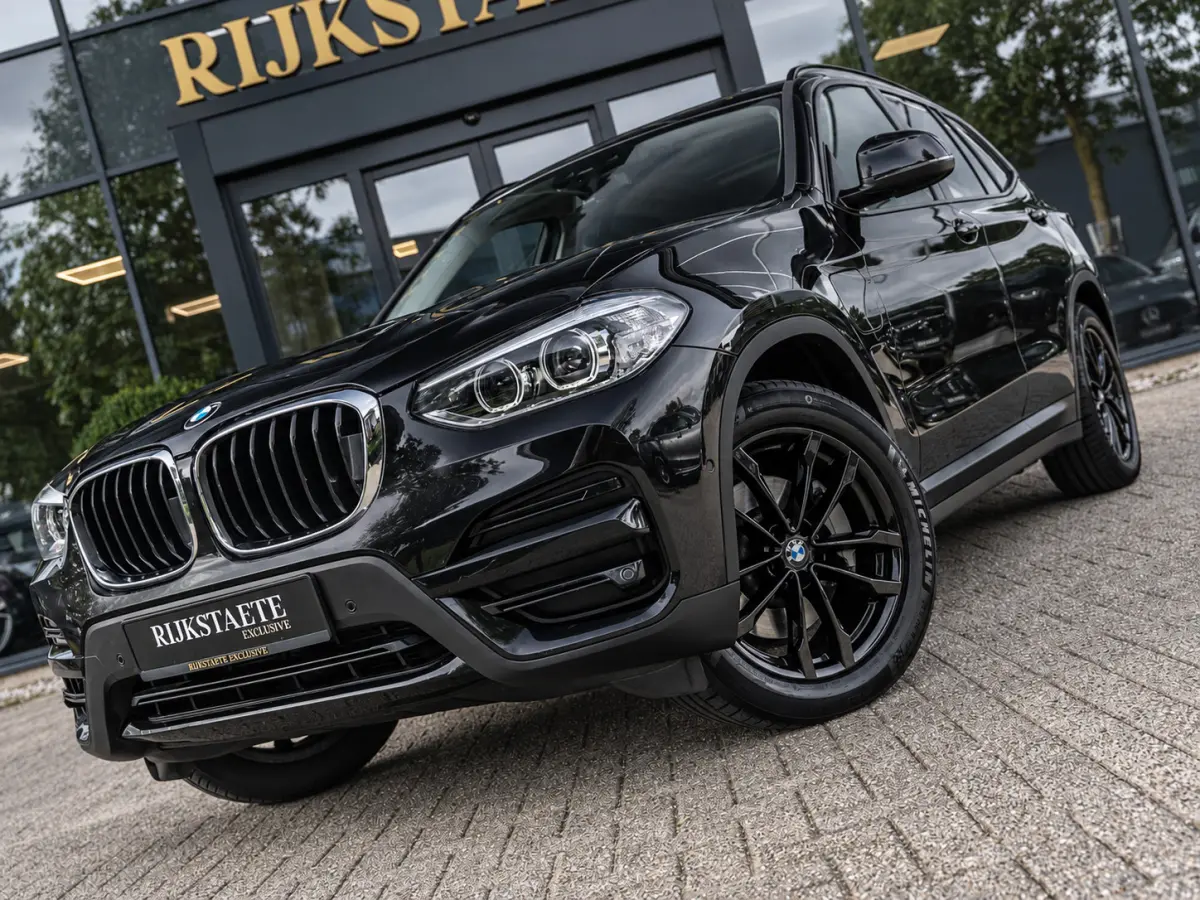 xDrive30e High Executive|PANO|CAM|APP|19''|CC|STOELVW