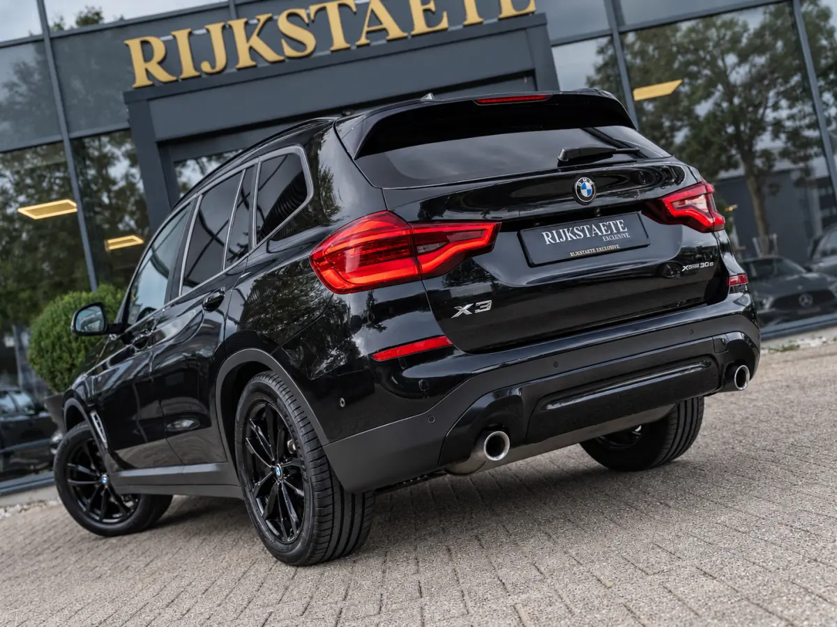 xDrive30e High Executive|PANO|CAM|APP|19''|CC|STOELVW