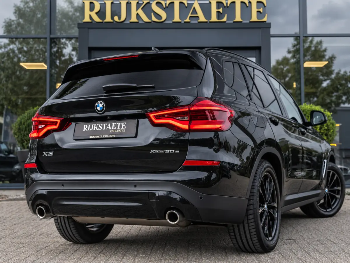 xDrive30e High Executive|PANO|CAM|APP|19''|CC|STOELVW