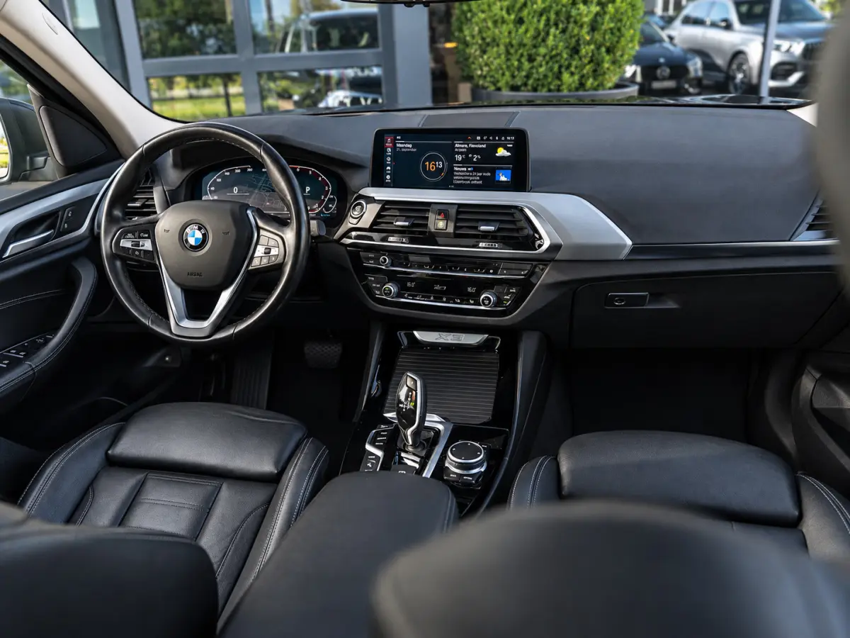 xDrive30e High Executive|PANO|CAM|APP|19''|CC|STOELVW