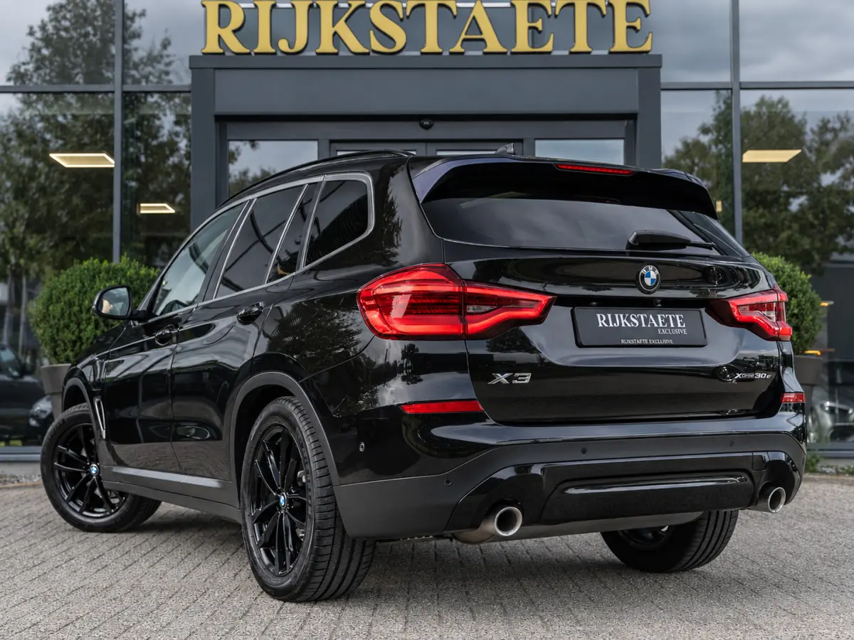 xDrive30e High Executive|PANO|CAM|APP|19''|CC|STOELVW