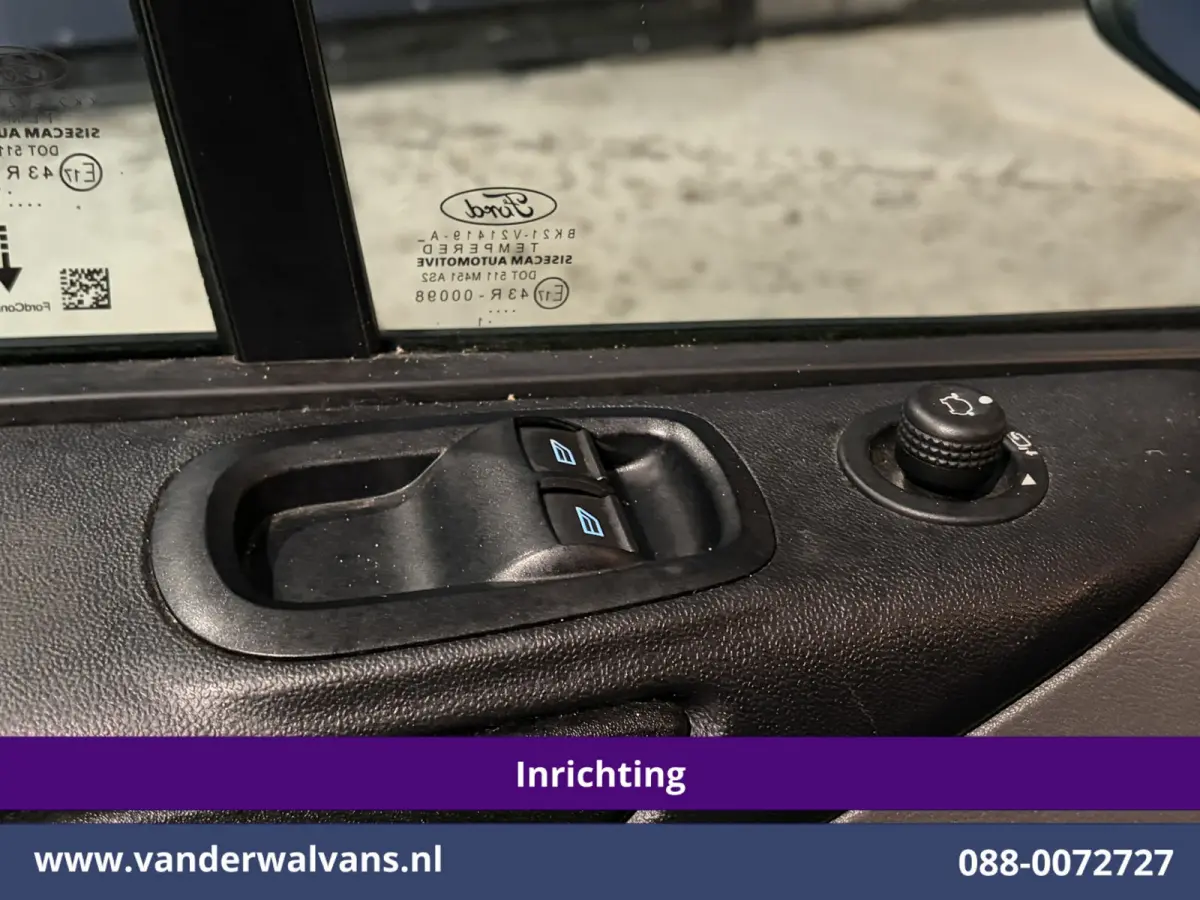 2.0 TDCI 130pk L2H1 inrichting Euro6 Airco | Camera | LED | 2800kg Trekhaak | Omvormer | Apple Carplay Cruisecontrol, Android Auto, Verwarmde Voorruit, Parkeersensoren, Bijrijdersbank