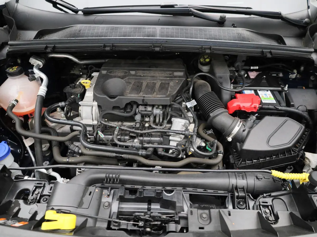 1.0 EcoBoost Titanium 125PK | Trekhaak | Cruisecontrol | Navigatie | Apple Car Play / Android Auto | Lichtmetaal