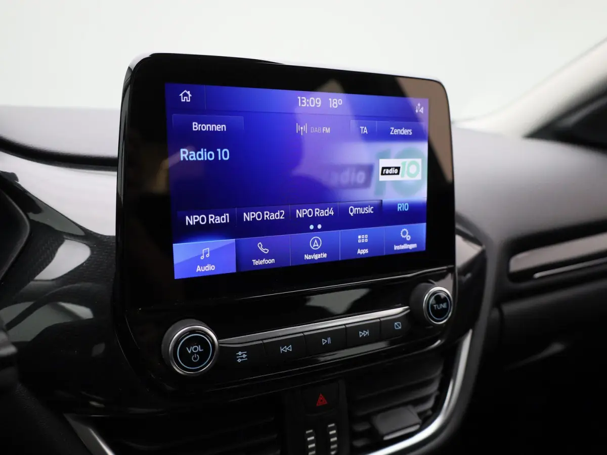 1.0 EcoBoost Titanium 125PK | Trekhaak | Cruisecontrol | Navigatie | Apple Car Play / Android Auto | Lichtmetaal