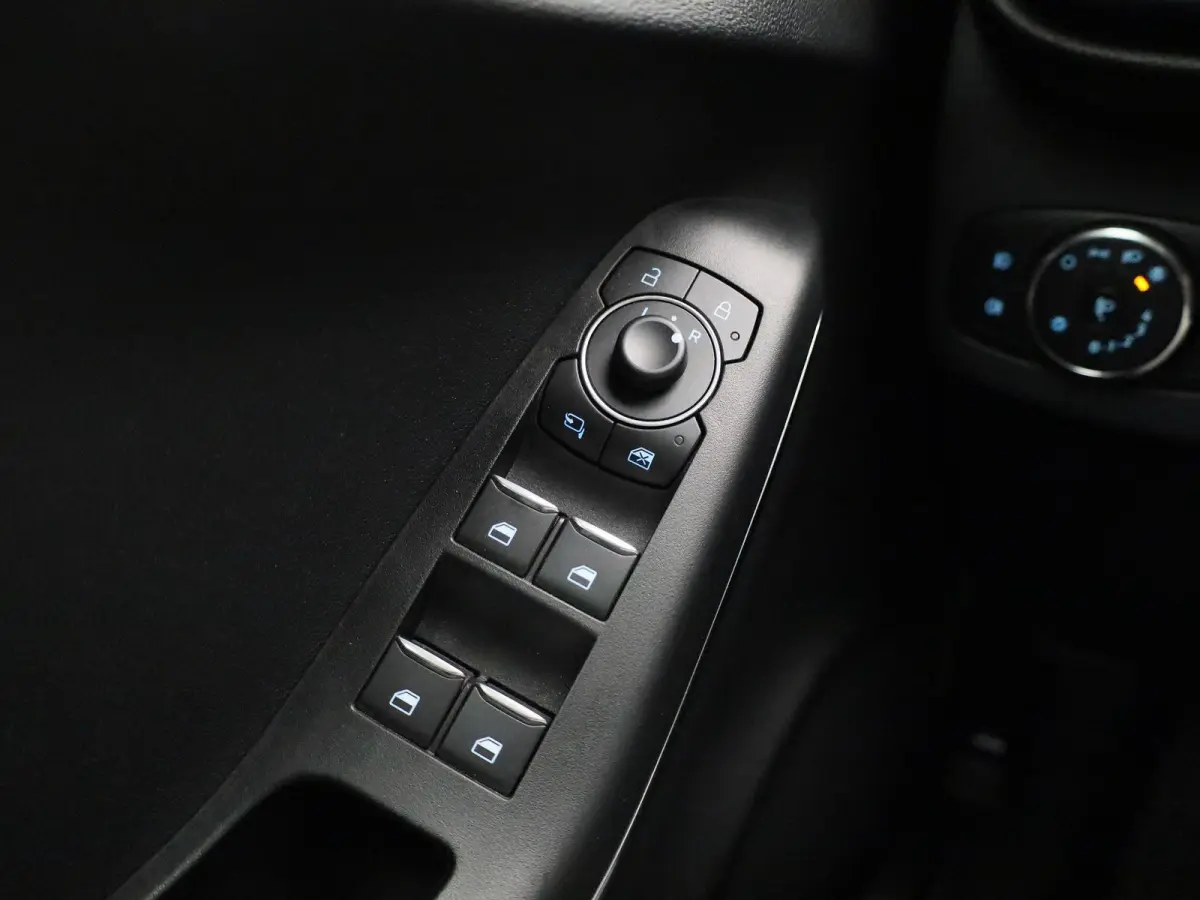 1.0 EcoBoost Titanium 125PK | Trekhaak | Cruisecontrol | Navigatie | Apple Car Play / Android Auto | Lichtmetaal