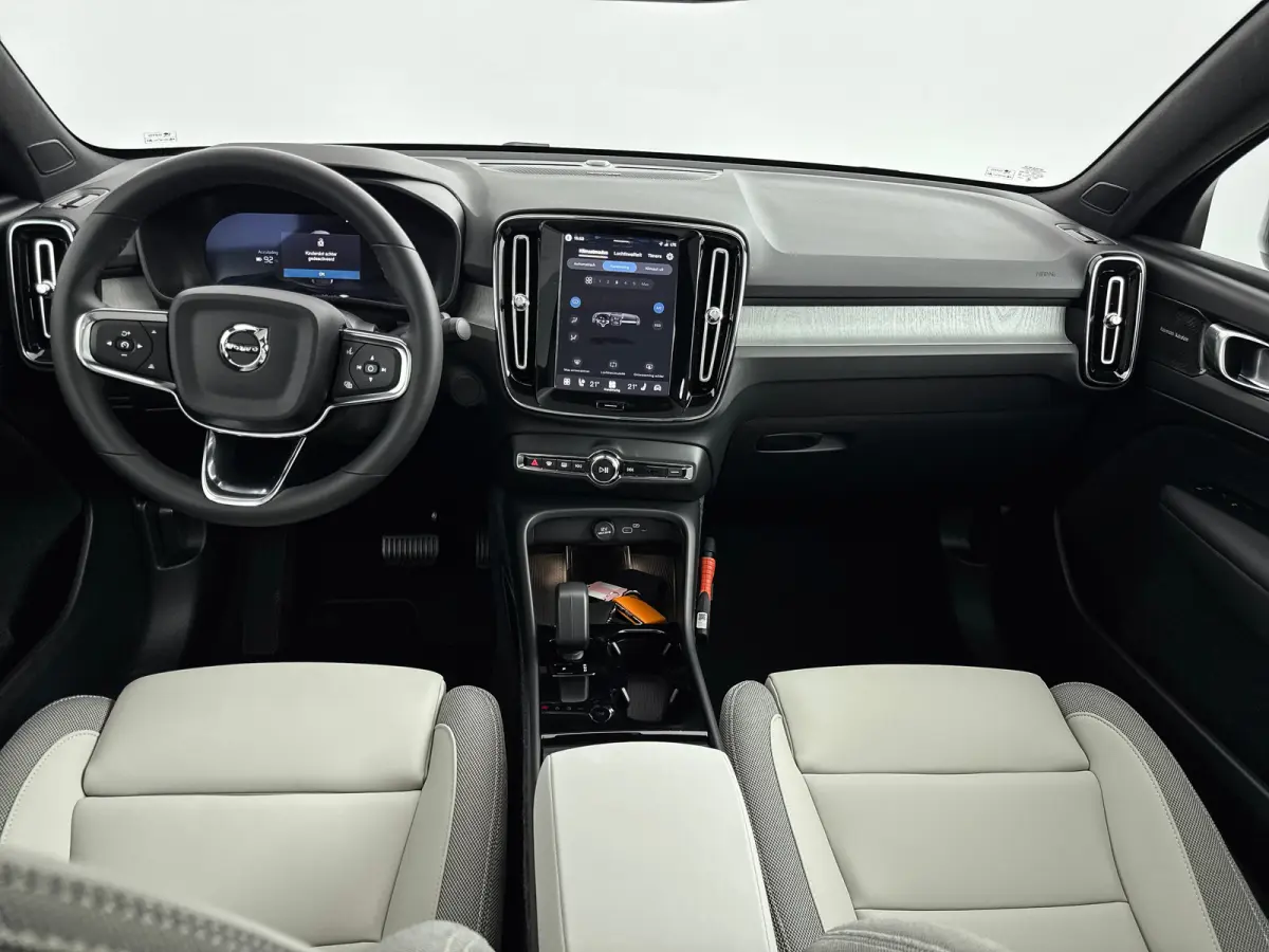 Single Motor Extended Range Ultra Europa 82 kWh | 19" Allseason | Runningboards | Elektr. verst. stoelen | 360 Camera | Harman Kardon | Stoel/Stuurverwarming | Warmtepomp