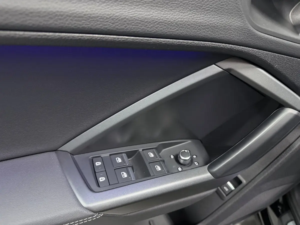 45 TFSI e 3X S-LINE 20" NAVI/V-COCKPIT/SFEERVERL/CARPLAY/ADAPT-CRUISE/DAB/CAM///