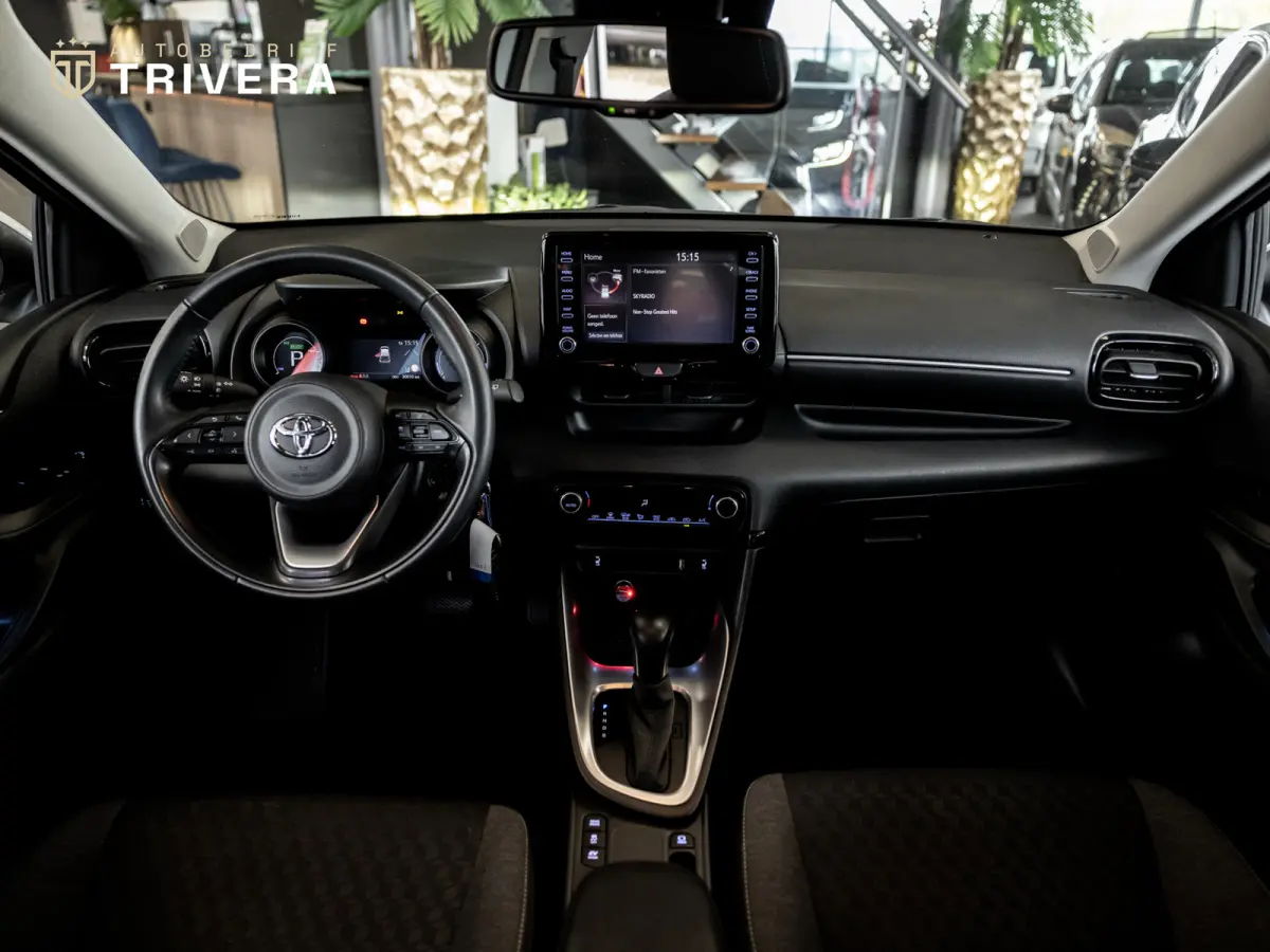 1.5 Hybrid Dynamic l SoH 94% l AUT.l CAM l 1ste eig.l CARPLAY l BTW Auto l Dealer onderhouden