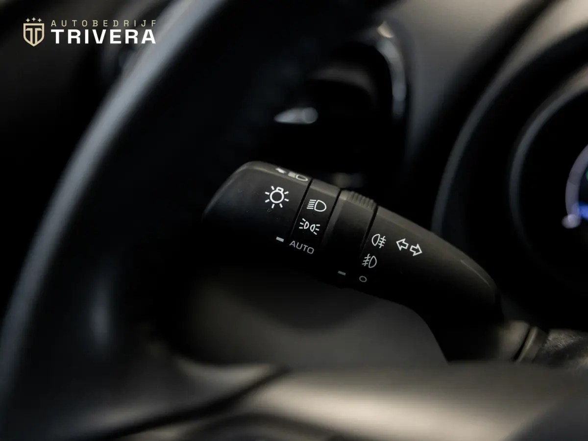 1.5 Hybrid Dynamic l SoH 94% l AUT.l CAM l 1ste eig.l CARPLAY l BTW Auto l Dealer onderhouden