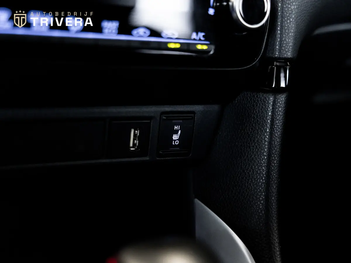 1.5 Hybrid Dynamic l SoH 94% l AUT.l CAM l 1ste eig.l CARPLAY l BTW Auto l Dealer onderhouden