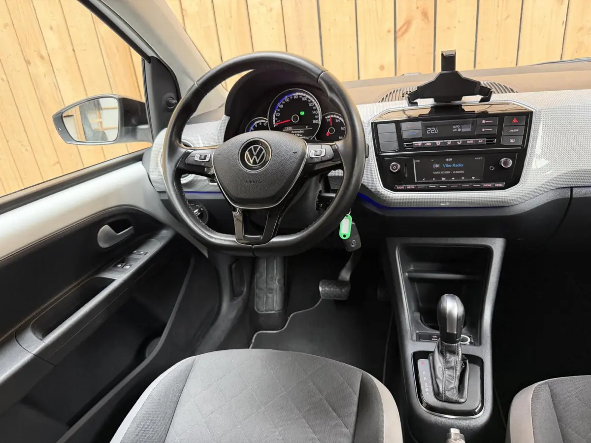e-up! Style SoH 88% | Achteruitrijcamera | Afwijkende dakkleur | Climate & cruise control | Lichtmetalen velgen | Sfeerverlichting | Parkeersensoren achter